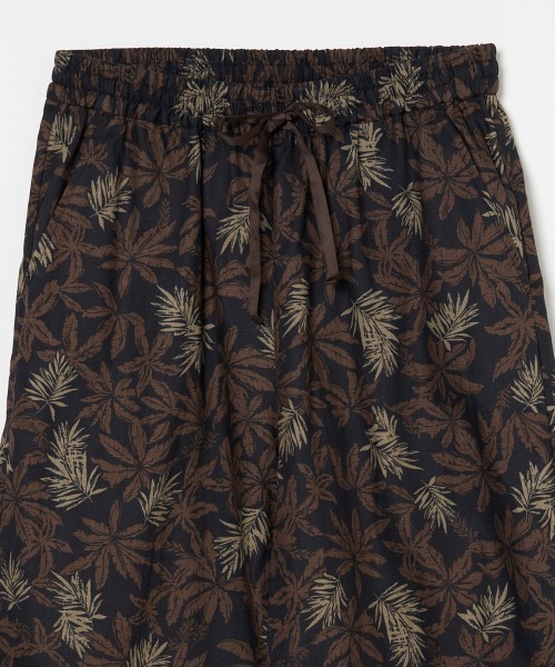 HELIOPOLE(エリオポール)の「BUTCHER PRINT EASY PANTS(その他パンツ・レディース・ブラック/スカイブルー・36/38)」の5枚目の写真