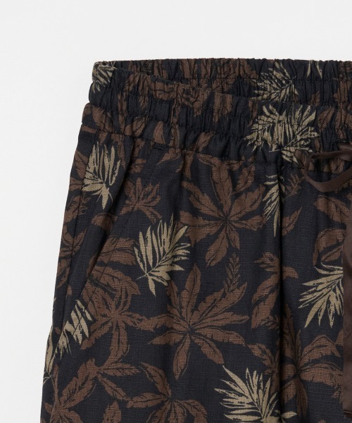 HELIOPOLE(エリオポール)の「BUTCHER PRINT EASY PANTS(その他パンツ・レディース・ブラック/スカイブルー・36/38)」の6枚目の写真