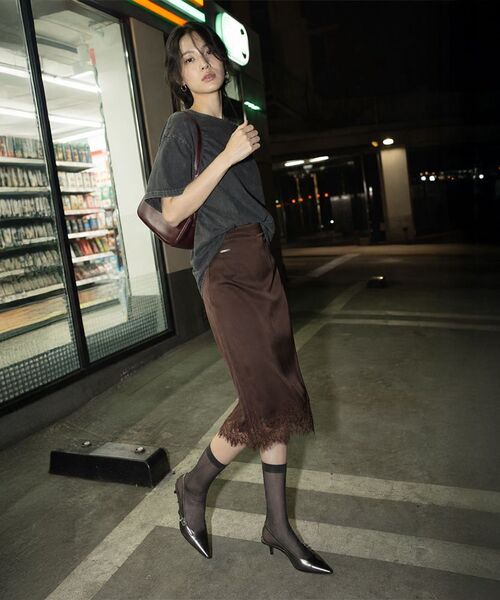 320SHOWROOM（320ショールーム）の「Lace Trim Satin Banding Skirt Brown（スカート・レディース・ブラウン・SMALL/MEDIUM）」の6枚目の写真