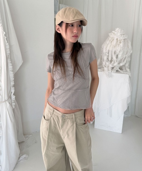 4INT.(フォイント)の「【重ね着風】ドット シースルー ホルターネック レイヤード 半袖 Tシャツ(Tシャツ/カットソー・レディース・ホワイト/グレー・FREE)」の8枚目の写真