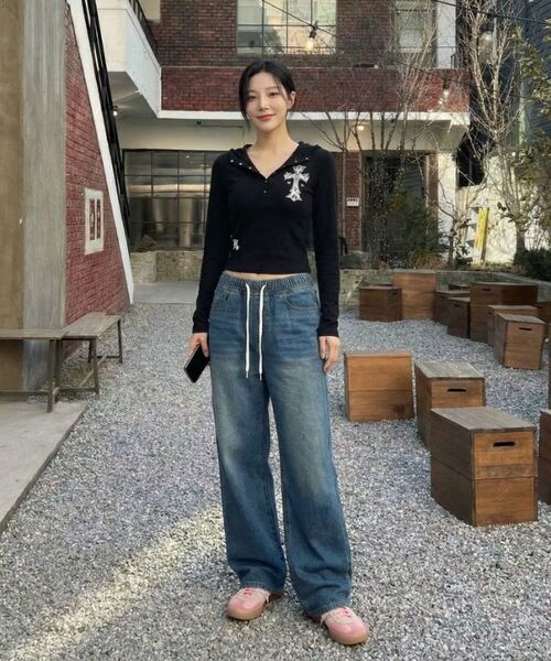 BASIC LABEL（ベーシックラベル）の「Flat banding wide washed denim pants 3 Color [BLBD_4024]（デニムパンツ・レディース・ライトブルー/チャコール/ブルー・SMALL/MEDIUM/LARGE/X-LARGE/2XL/3XL）」の7枚目の写真