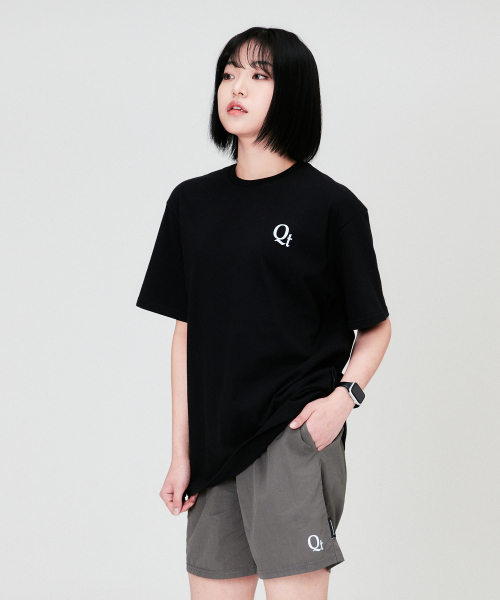 QUTON(ク―トン)の「スモールQTオーバーサイズヘビーハーフTシャツ_ブラック(Tシャツ/カットソー・メンズ・ブラック・1/2/3/4)」の3枚目の写真