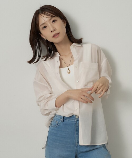 UNTITLED(アンタイトル)の「【秋羽織り/肌に張り付きにくい】シルキータッチシアーシャツ(シャツ/ブラウス・レディース・ブラウン系その他/アイボリー/ブルーグリーン・44/48/50/04/00/02)」の5枚目の写真
