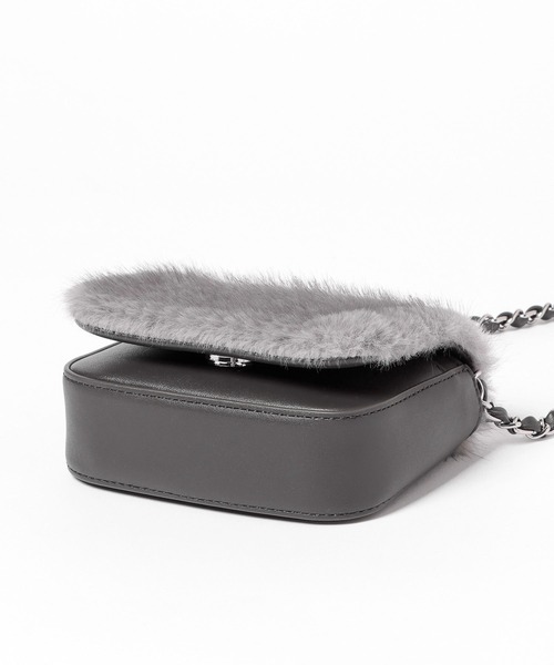 mysty woman（ミスティウーマン）の「【LE VERNIS】Wallet Bag 729259（ボディバッグ/ウエストポーチ・レディース・グレー・FREE）」の6枚目の写真