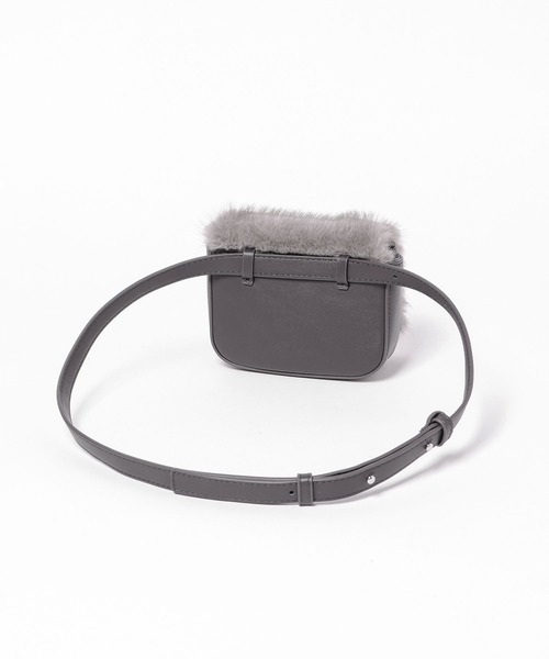 mysty woman（ミスティウーマン）の「【LE VERNIS】Wallet Bag 729259（ボディバッグ/ウエストポーチ・レディース・グレー・FREE）」の16枚目の写真