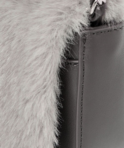 mysty woman（ミスティウーマン）の「【LE VERNIS】Wallet Bag 729259（ボディバッグ/ウエストポーチ・レディース・グレー・FREE）」の8枚目の写真