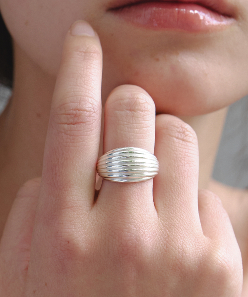 BYWEEKEND（バイウィーケンド）の「Floaty ring（リング・レディース・シルバー・FREE）」の3枚目の写真
