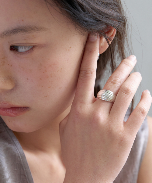 BYWEEKEND（バイウィーケンド）の「Floaty ring（リング・レディース・シルバー・FREE）」の5枚目の写真