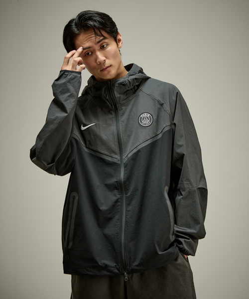 NIKE(ナイキ)の「【NIKE / ナイキ】PSG M NK TCH WVN WR FZ JKT(マウンテンパーカー・メンズ・ブラック・SMALL/MEDIUM/LARGE/X-LARGE)」の8枚目の写真