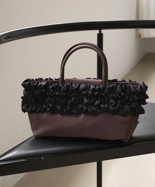 OUTDOOR PRODUCTS(アウトドアプロダクツ)の「OUTDOOR PRODUCTS ×Firsthand/アウトドアプロダクツ 別注フリルハンドバッグ(ハンドバッグ・レディース・ブラック/ブラウン/その他・ONE SIZE)」の13枚目の写真