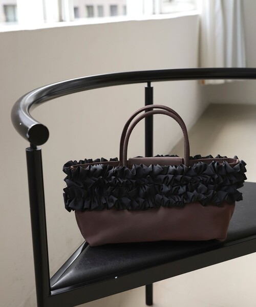 OUTDOOR PRODUCTS(アウトドアプロダクツ)の「OUTDOOR PRODUCTS ×Firsthand/アウトドアプロダクツ 別注フリルハンドバッグ(ハンドバッグ・レディース・ブラック/ブラウン/その他・ONE SIZE)」の15枚目の写真