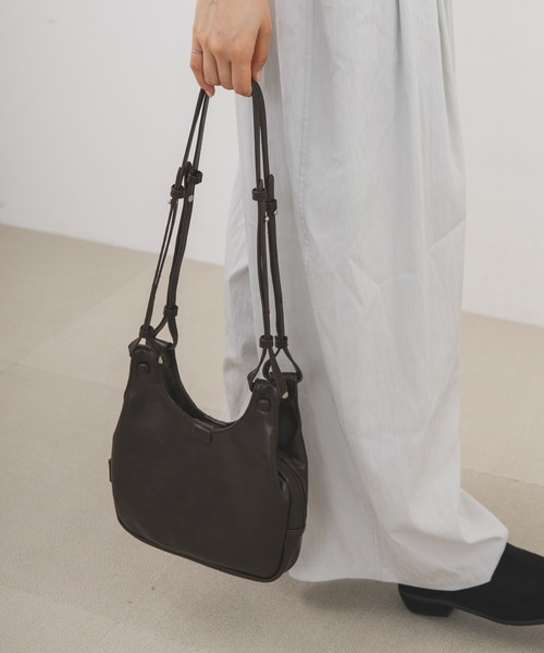 KBF(ケイビーエフ)の「ショルダーデザインミニBAG(ショルダーバッグ・レディース・ダークブラウン/ブラック・ONE)」の6枚目の写真