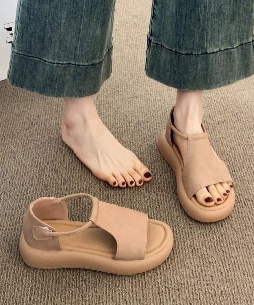 Miniministore(ミニミニストア)の「アンクルストラップサンダル厚底シューズ夏(サンダル・レディース・アイボリー/ブラック/ブラウン/ピンクベージュ・22.5cm/23.0cm/23.5cm/24.0cm/24.5cm)」の4枚目の写真