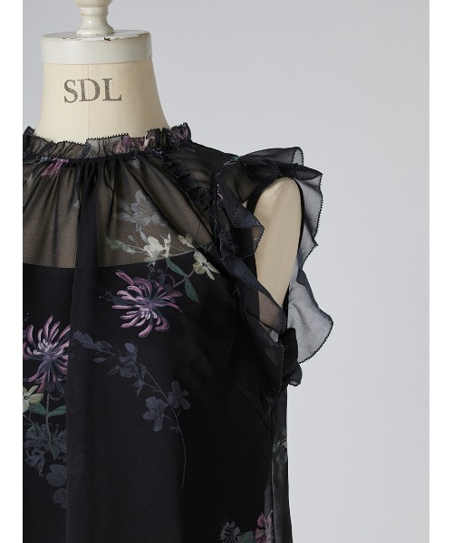 SNIDEL（スナイデル）の「フラワープリントノースリブラウス（シャツ/ブラウス・レディース・アイボリー/ブラック/ミント・F）」の7枚目の写真