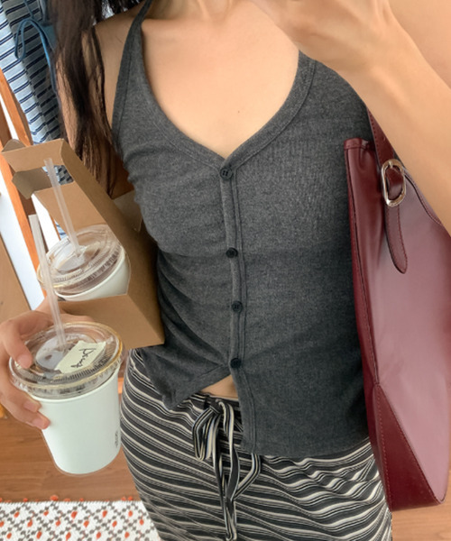 VIVID LADY（ビビッドレディー）の「フロントボタン ホルターネックトップス（Tシャツ/カットソー・レディース・チャコールグレー/ブルー/アイボリー/ブラック・FREE）」の7枚目の写真
