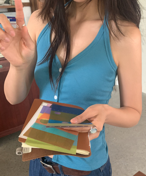 VIVID LADY（ビビッドレディー）の「フロントボタン ホルターネックトップス（Tシャツ/カットソー・レディース・チャコールグレー/ブルー/アイボリー/ブラック・FREE）」の11枚目の写真