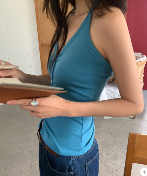 VIVID LADY（ビビッドレディー）の「フロントボタン ホルターネックトップス（Tシャツ/カットソー・レディース・チャコールグレー/ブルー/アイボリー/ブラック・FREE）」の13枚目の写真