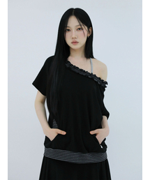 UGLY SHADOW | ストライプフリルオフショルダー(ブラック)(Tシャツ/カットソー)