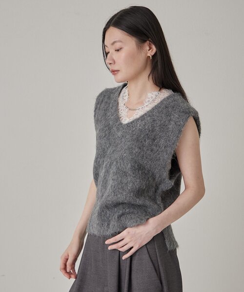 Omekashi(オメカシ)の「≪期間限定10%OFF≫【簡単着映え】レースドッキングニットベスト(ベスト・レディース・ベージュ/グレー・FREE)」の4枚目の写真
