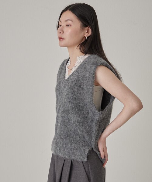Omekashi(オメカシ)の「≪期間限定10%OFF≫【簡単着映え】レースドッキングニットベスト(ベスト・レディース・ベージュ/グレー・FREE)」の5枚目の写真