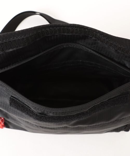 HUNTER（ハンター）の「【HUNTER】ハンター ORIGINAL ESSENTIAL PACKABLE CROSSBODY ショルダーバッグ（ショルダーバッグ・レディース・ブラック/ホワイト・FREE）」の5枚目の写真