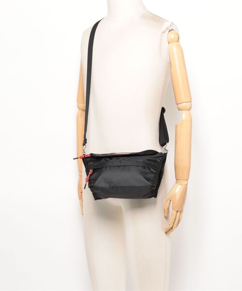 HUNTER（ハンター）の「【HUNTER】ハンター ORIGINAL ESSENTIAL PACKABLE CROSSBODY ショルダーバッグ（ショルダーバッグ・レディース・ブラック/ホワイト・FREE）」の6枚目の写真