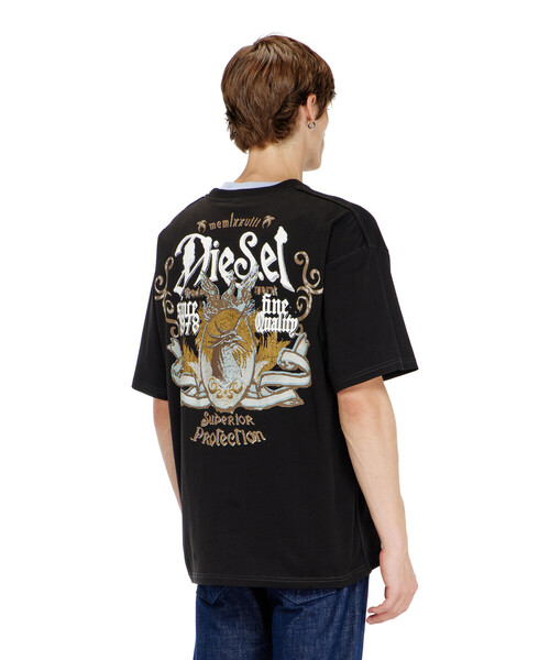 DIESEL(ディーゼル)の「メンズ Tシャツ T-BOXT-AA2(Tシャツ/カットソー・メンズ・ホワイト/ブラック・SMALL/LARGE/X-LARGE/X-SMALL/MEDIUM/XX-LARGE/XXX-LARGE)」の7枚目の写真