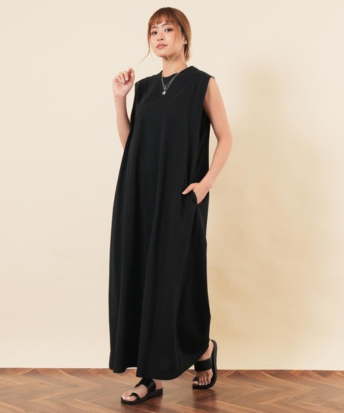 anap mimpi(アナップミンピ)の「オーバーサイズノースリーブワンピース(ワンピース・レディース・ブラック/ブルー・F)」の2枚目の写真