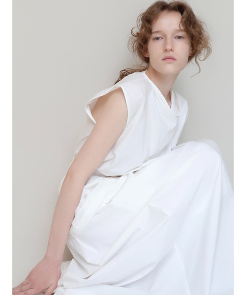 NOWNS(ナウンス)の「Nina | Drape neck blouse(Tシャツ/カットソー・レディース・チャコールグレー/アイボリー・FREE)」の3枚目の写真