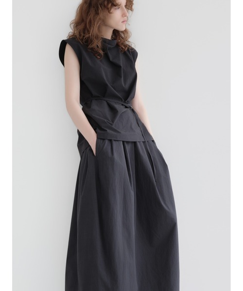 NOWNS(ナウンス)の「Nina | Drape neck blouse(Tシャツ/カットソー・レディース・チャコールグレー/アイボリー・FREE)」の10枚目の写真