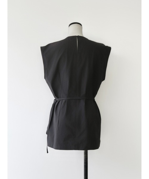 NOWNS(ナウンス)の「Nina | Drape neck blouse(Tシャツ/カットソー・レディース・チャコールグレー/アイボリー・FREE)」の7枚目の写真