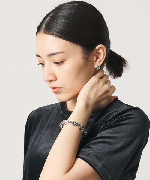 BEAUTY&YOUTH UNITED ARROWS(ビューティーアンドユースユナイテッドアローズ)の「フレキシブル バングル(バングル/リストバンド・レディース・シルバー・FREE)」の2枚目の写真