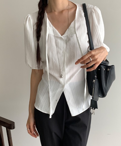 LOENNE(ロエヌ)の「Tie Neck Blouse / タイネックブラウス(Tシャツ/カットソー・レディース・ブラック/クリーム/ホワイト・FREE)」の2枚目の写真