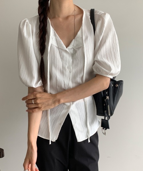 LOENNE(ロエヌ)の「Tie Neck Blouse / タイネックブラウス(Tシャツ/カットソー・レディース・ブラック/クリーム/ホワイト・FREE)」の4枚目の写真
