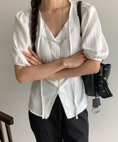 LOENNE(ロエヌ)の「Tie Neck Blouse / タイネックブラウス(Tシャツ/カットソー・レディース・ブラック/クリーム/ホワイト・FREE)」の5枚目の写真