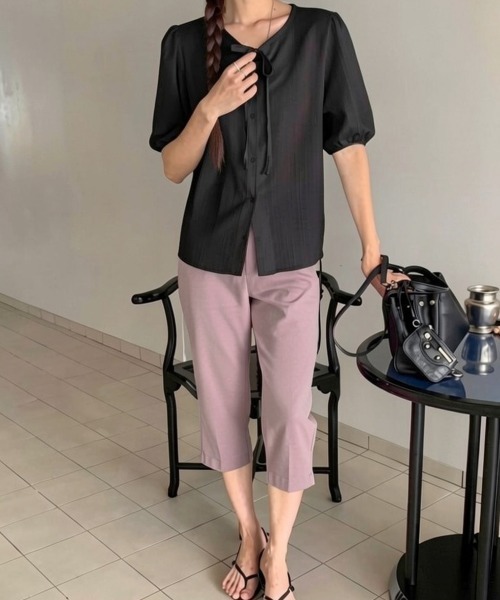 LOENNE(ロエヌ)の「Tie Neck Blouse / タイネックブラウス(Tシャツ/カットソー・レディース・ブラック/クリーム/ホワイト・FREE)」の20枚目の写真
