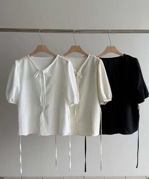 LOENNE(ロエヌ)の「Tie Neck Blouse / タイネックブラウス(Tシャツ/カットソー・レディース・ブラック/クリーム/ホワイト・FREE)」の22枚目の写真