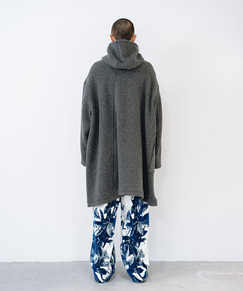 yoshiokubo(ヨシオクボ)の「yoshiokubo ヨシオクボ / CALM TWIST DUFFLE COAT カームツイストダッフルコート / YKF26514(ダッフルコート・メンズ・グレー/ブラック/ブラウン・2/3/1)」の6枚目の写真