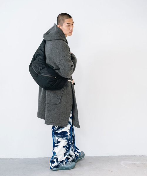 yoshiokubo(ヨシオクボ)の「yoshiokubo ヨシオクボ / CALM TWIST DUFFLE COAT カームツイストダッフルコート / YKF26514(ダッフルコート・メンズ・グレー/ブラック/ブラウン・2/3/1)」の9枚目の写真