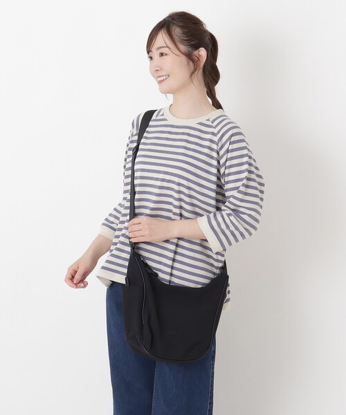 one'sterrace（ワンズテラス）の「anello クリンクルミニショルダー（ショルダーバッグ・レディース・ベージュ系9/グレー系4/ブラック系8・99）」の8枚目の写真