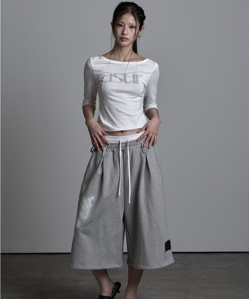 as you are(アズユーアー)の「ASUR/ボートネックロングスリーブトップス(Tシャツ/カットソー・レディース・ブラック/ホワイト/チャコール・FREE)」の14枚目の写真