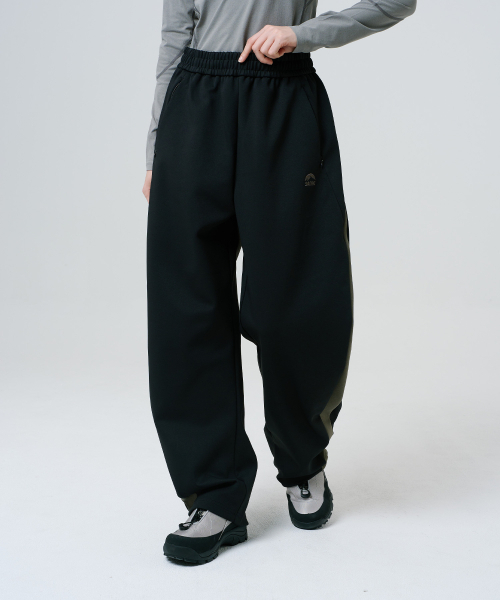 SANRO（サンロ）の「[ユニセックス]ストレートジャージパンツ - ブラック（スウェットパンツ・メンズ・その他・X-LARGE/MEDIUM/LARGE）」の5枚目の写真