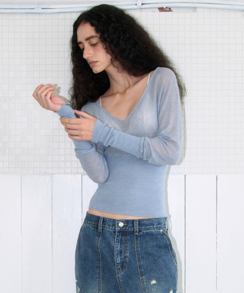 MILLO WOMEN（ミロウーマン）の「シアーディープVネックニット [アッシュブルー]（ニット/セーター・レディース・その他・ONE SIZE）」の2枚目の写真