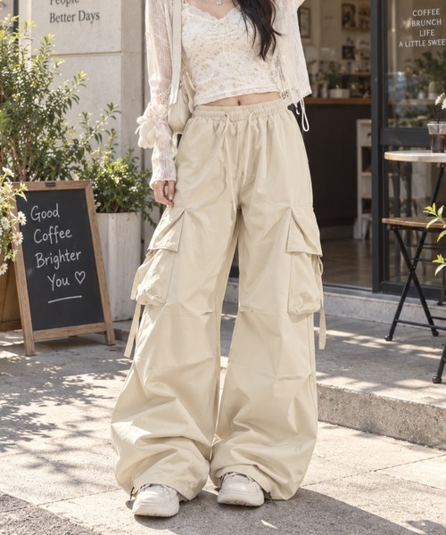 Silly(シリー)の「【ルーズシルエットでこなれ見え】ドロストワイドカーゴパンツ(カーゴパンツ・レディース・カーキ/アイボリー/ブラック・MEDIUM/LARGE)」の5枚目の写真