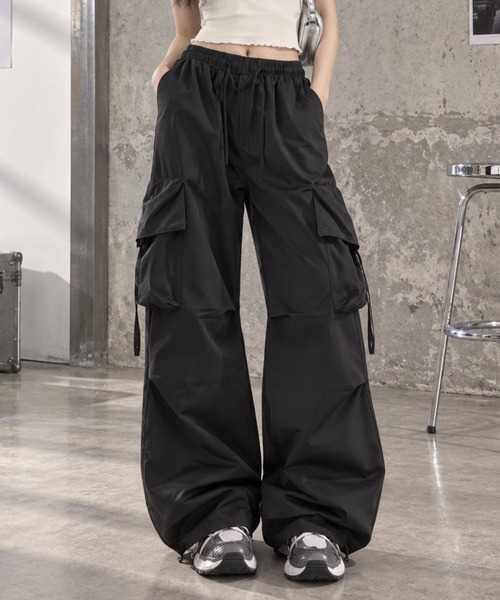 Silly(シリー)の「【ルーズシルエットでこなれ見え】ドロストワイドカーゴパンツ(カーゴパンツ・レディース・カーキ/アイボリー/ブラック・MEDIUM/LARGE)」の7枚目の写真