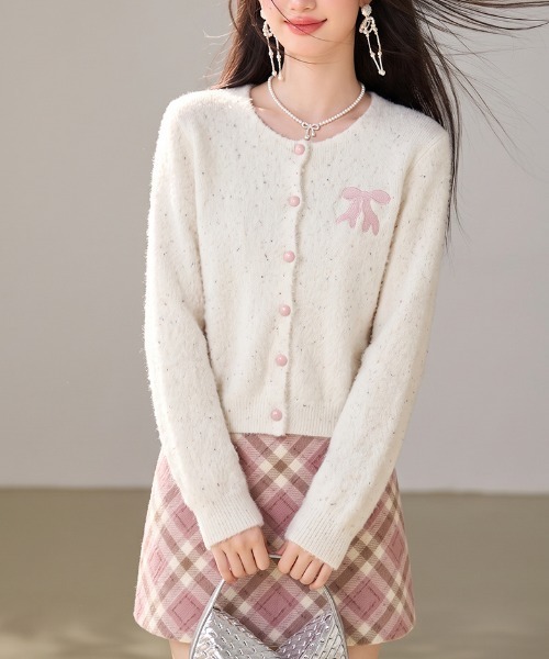LUCPY(ラクピー)の「リボン刺繍フェザーニットカーディガン(カーディガン/ボレロ・レディース・ホワイト・X-LARGE/LARGE/MEDIUM/SMALL)」の3枚目の写真