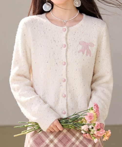LUCPY(ラクピー)の「リボン刺繍フェザーニットカーディガン(カーディガン/ボレロ・レディース・ホワイト・X-LARGE/LARGE/MEDIUM/SMALL)」の5枚目の写真