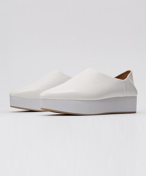 A part by（アパートバイ）の「アツゾコバブーシュ 724151 （その他シューズ・レディース・ブラック/ホワイト・38/24.5cm/37/23.5cm）」の14枚目の写真