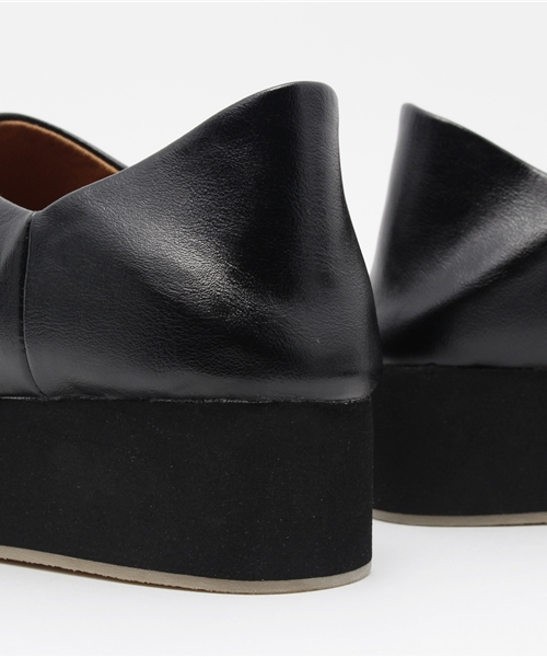 A part by（アパートバイ）の「アツゾコバブーシュ 724151 （その他シューズ・レディース・ブラック/ホワイト・38/24.5cm/37/23.5cm）」の13枚目の写真