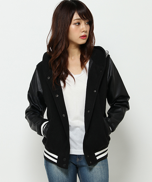 カジュアルの定番スタジャンを大人ガーリーに着こなすコーデ術 Zozotown